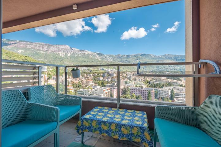 Furnished one-bedroom apartment with sea view, Becici, 