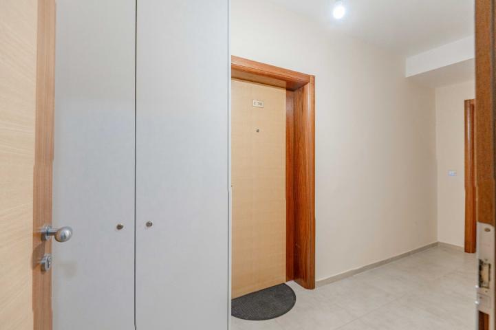 Furnished one-bedroom apartment with sea view, Becici, 
