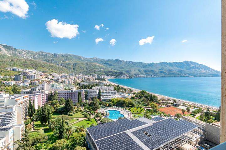 Furnished one-bedroom apartment with sea view, Becici, 