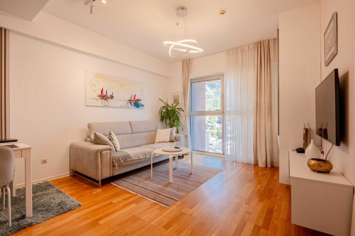 Furnished one-bedroom apartment with sea view, Becici, 