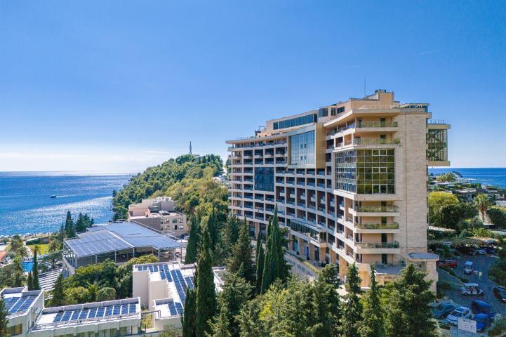 Furnished one-bedroom apartment with sea view, Becici, 