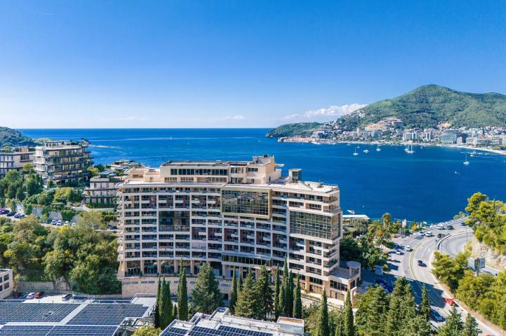 Furnished one-bedroom apartment with sea view, Becici, 