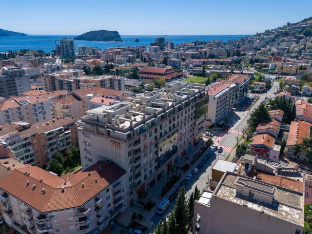 Two-bedroom designer apartment in the center, Budva