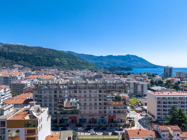Two-bedroom designer apartment in the center, Budva