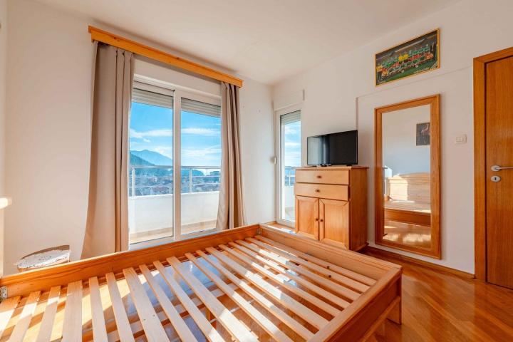 Spacious one-bedroom apartment with sea view, Budva
