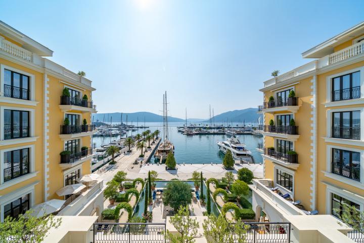 Regent 2 bedroom Waterfront Apartment