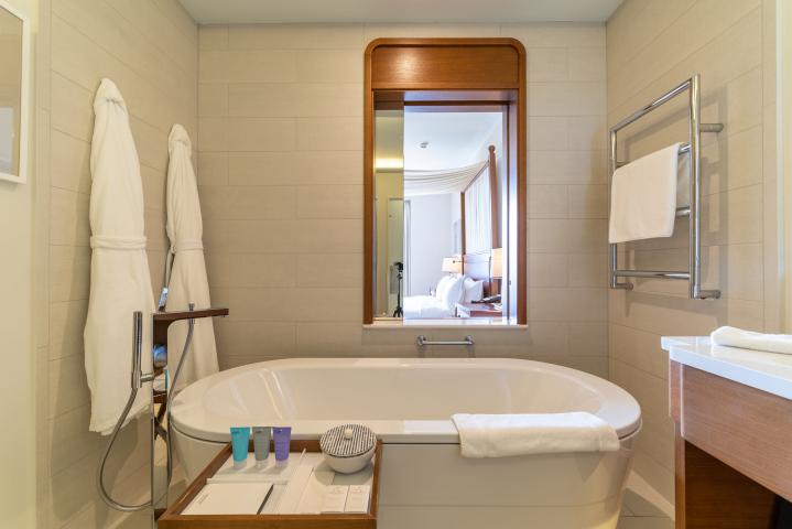 Regent 2 bedroom Waterfront Apartment