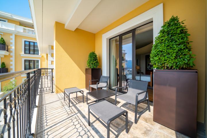 Regent 2 bedroom Waterfront Apartment