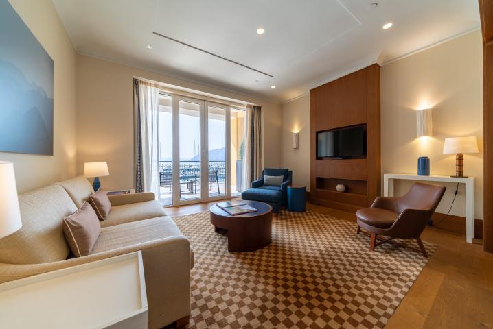 Regent 2 bedroom Waterfront Apartment