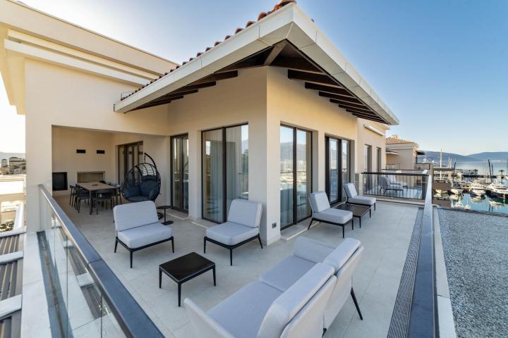 Exclusive 3 bedroom Penthouse Aqua