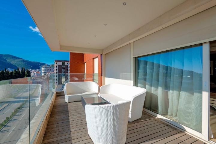 Boulevard exclusive 4bdr apartment