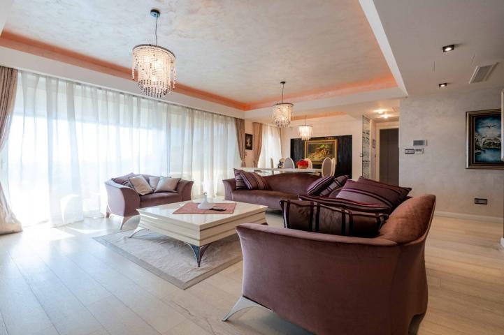 Boulevard exclusive 4bdr apartment