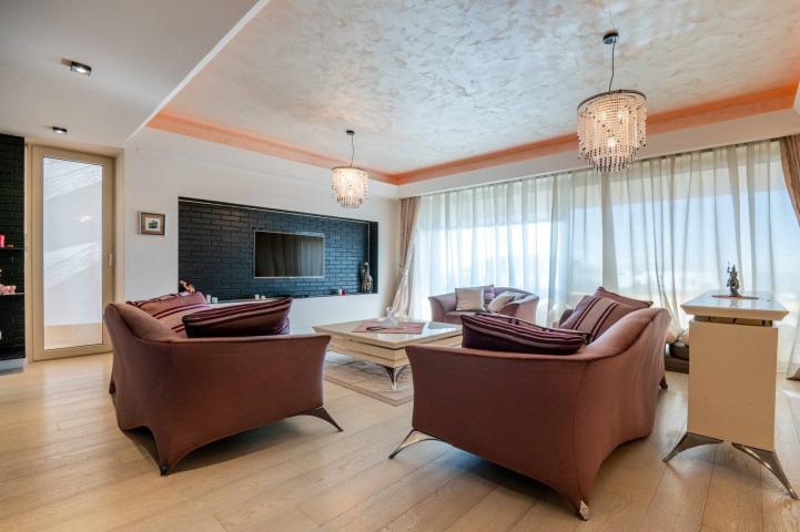 Boulevard exclusive 4bdr apartment