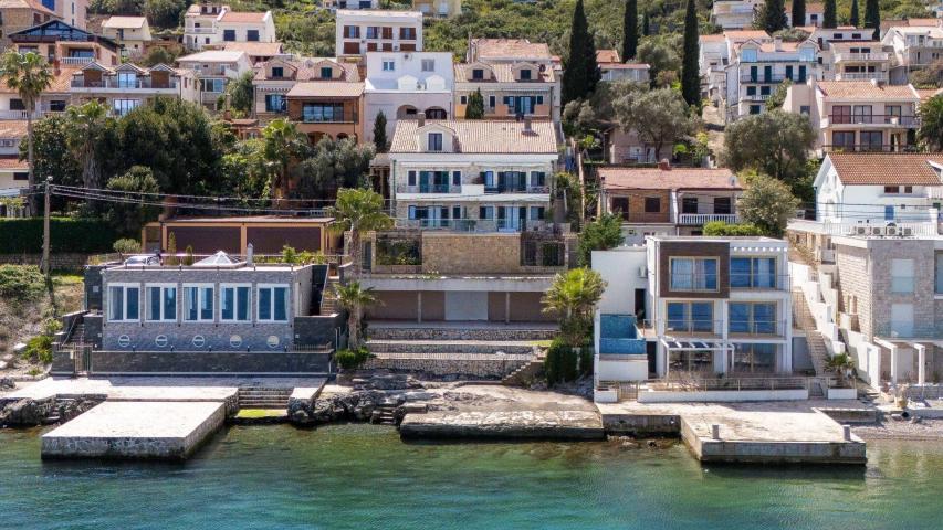 Krasici 3 bedroom Waterfront Duplex Apartment