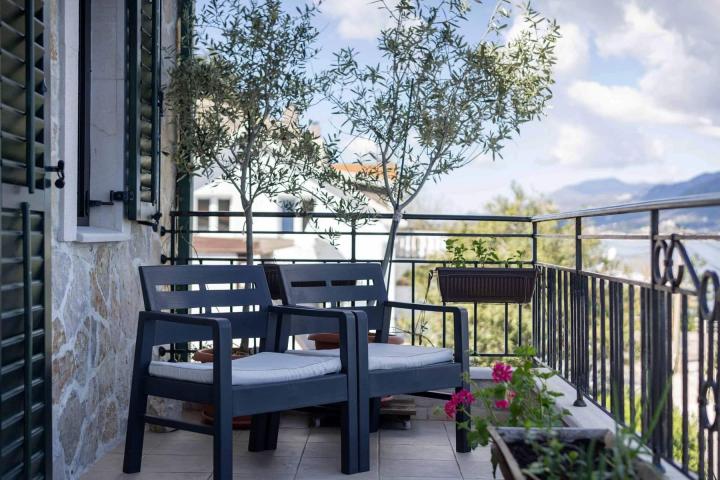 Krasici 3 bedroom Waterfront Duplex Apartment