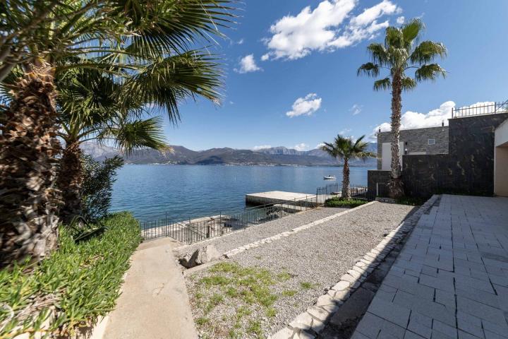 Krasici 3 bedroom Waterfront Duplex Apartment