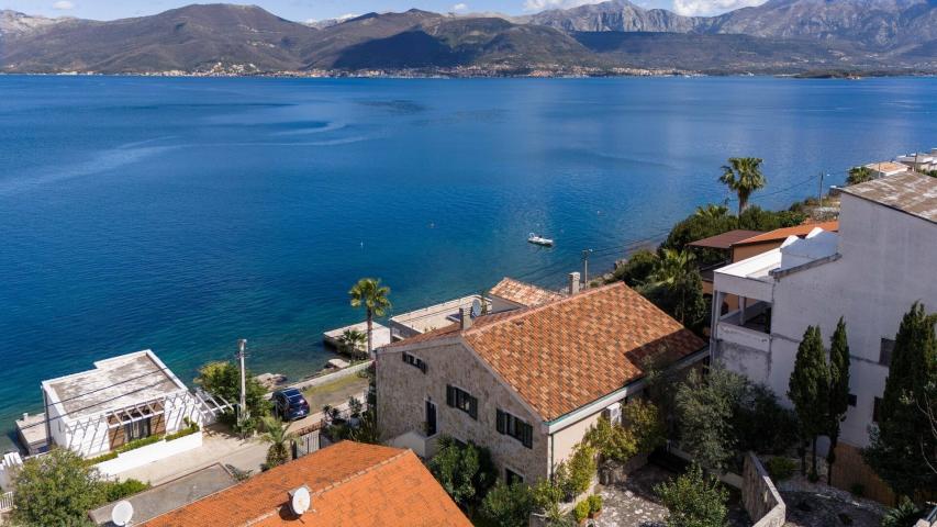 Krasici 3 bedroom Waterfront Duplex Apartment