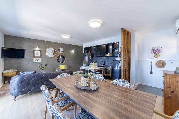 Krasici 3 bedroom Waterfront Duplex Apartment