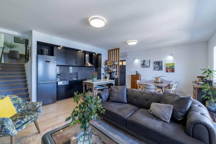 Krasici 3 bedroom Waterfront Duplex Apartment
