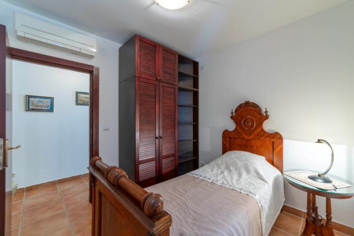 Waterfront 3 bedroom Apartment Strp