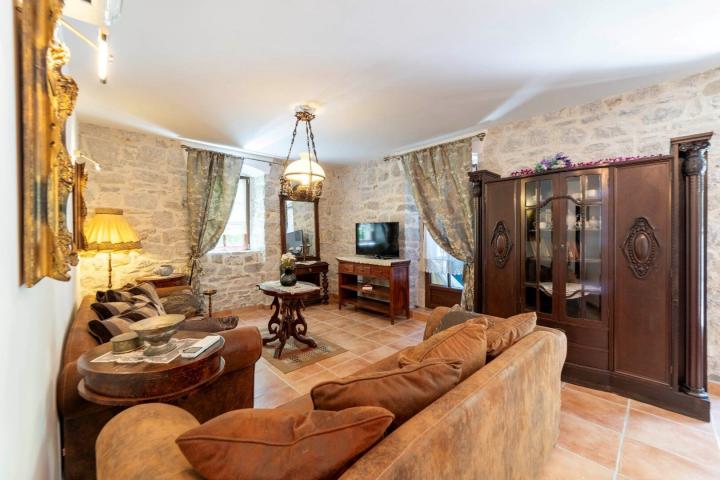 Waterfront 3 bedroom Apartment Strp