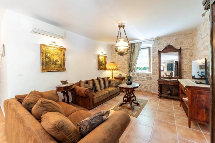 Waterfront 3 bedroom Apartment Strp
