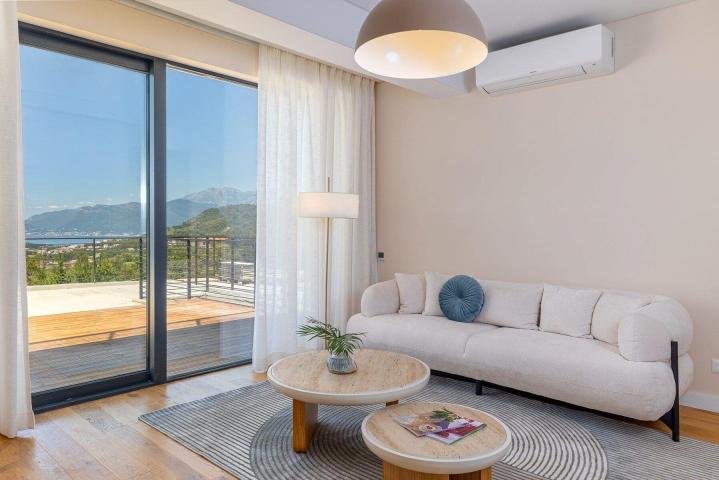 New 2 bedroom Sea View Townhouse