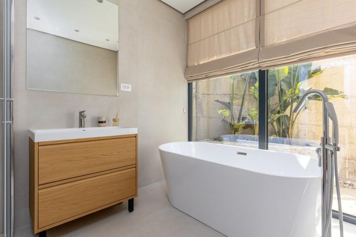 New 2 bedroom Sea View Townhouse