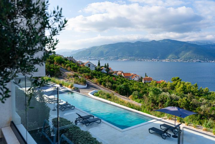 Luxury Sea-View Apartment for Rent, Krasici