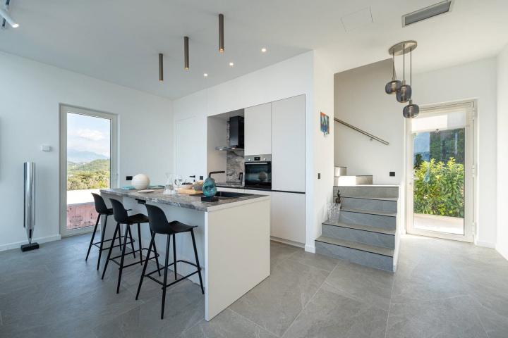 Luxury Sea-View Apartment for Rent, Krasici