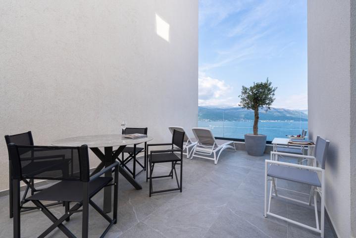 Luxury Sea-View Apartment for Rent, Krasici