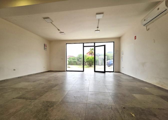 Poslovni prostor, 45m2, Masline, Podgorica