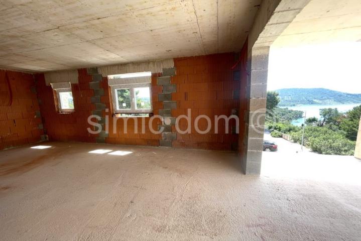 Apartmani u novogradnji, Primošten