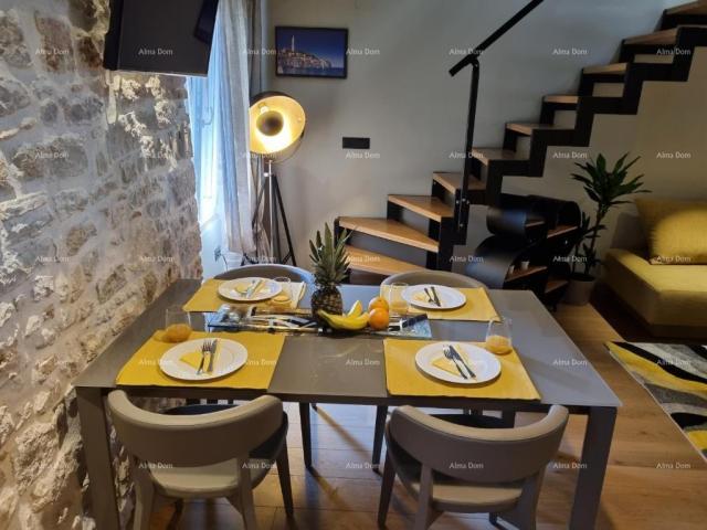Stan Prodaja - Elegantno uređen dvoetažni stan u staroj jezgri grada, Rovinj!
