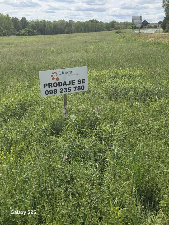 Topusko građevinsko zemljište za benzinsku pumpu ili trgovački centar i sl. 
