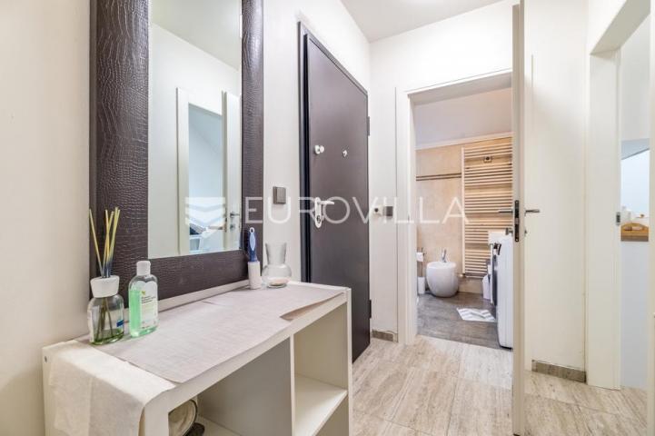 Trešnjevka, novouređen dvosoban stan 68 m²