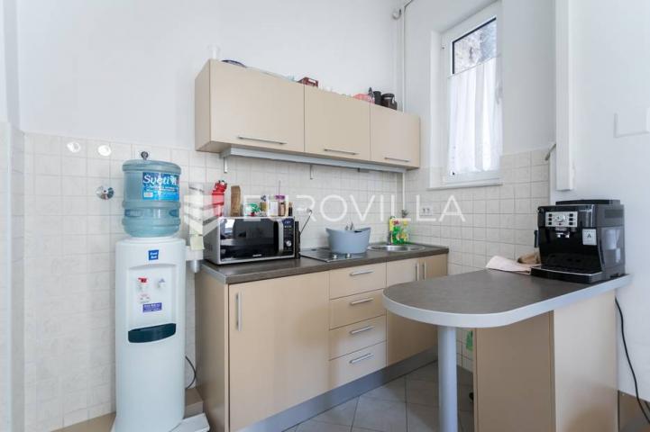 Zagreb, Deželićeva ulica, stan/ured 192 m² u prizemlju