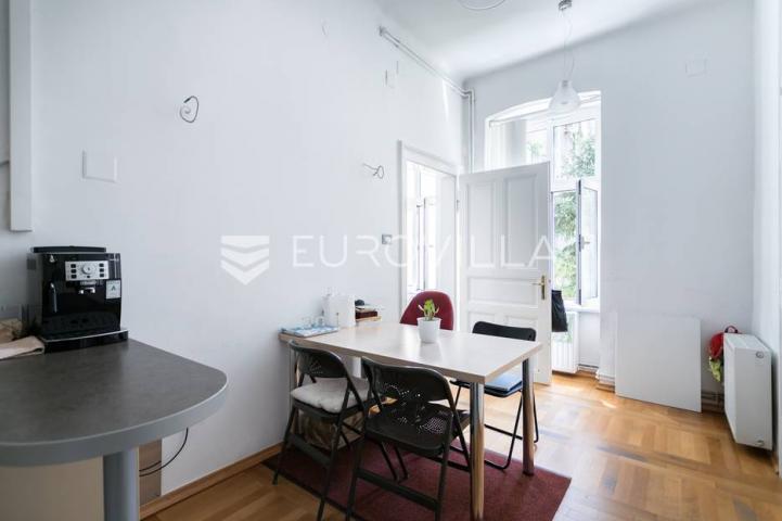 Zagreb, Deželićeva ulica, stan/ured 192 m² u prizemlju