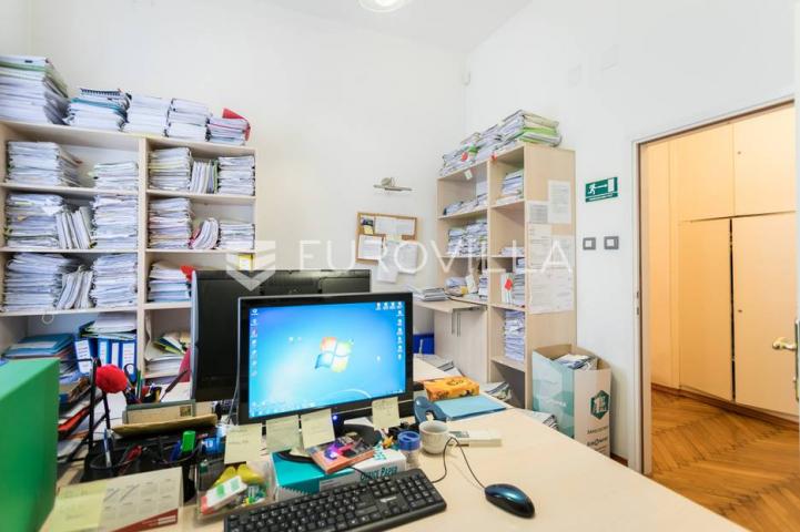 Zagreb, Deželićeva ulica, stan/ured 192 m² u prizemlju