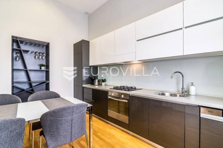Zagreb, Centar, luksuzan trosoban stan za najam, 102 m²