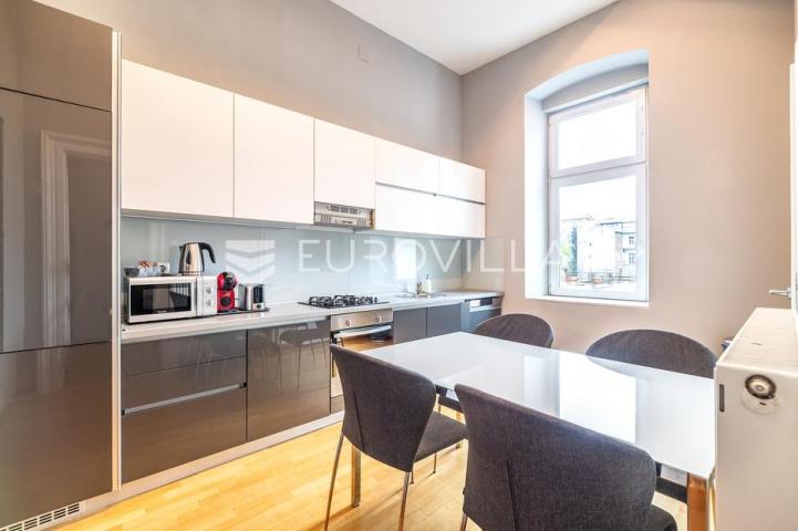 Zagreb, Centar, luksuzan trosoban stan za najam, 102 m²