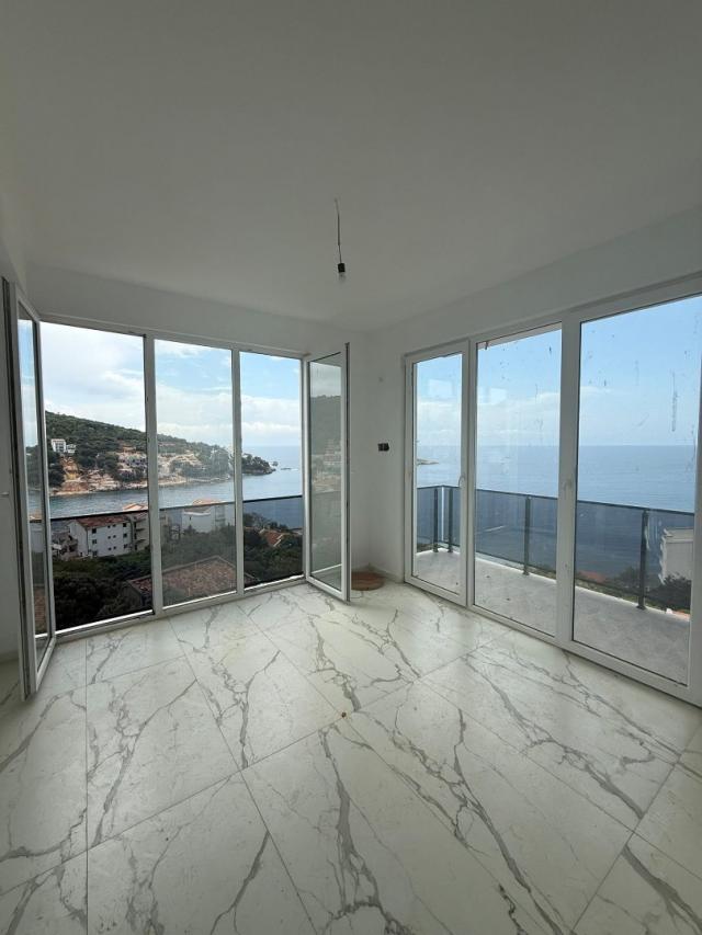 Two-bedroom apartment in a complex with a swimming pool in Utekha