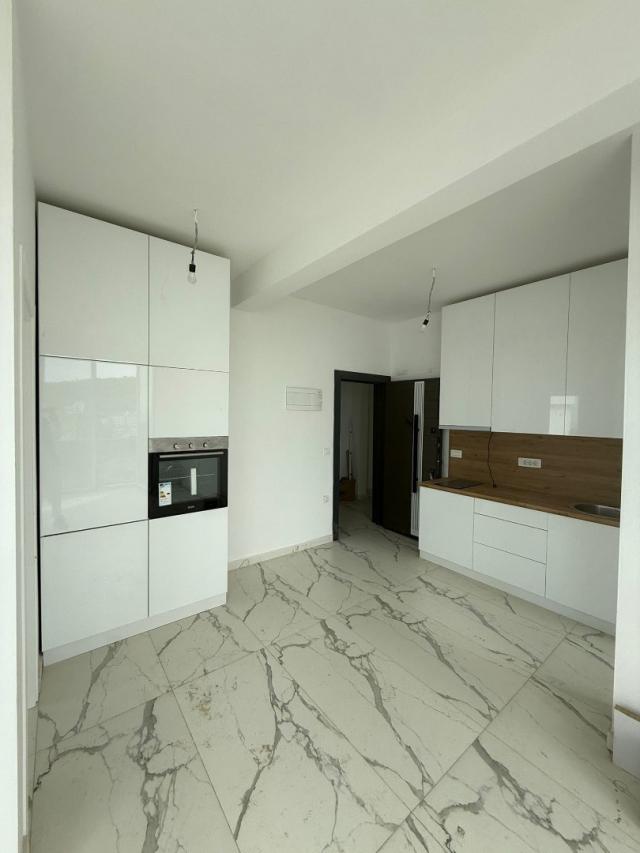 Two-bedroom apartment in a complex with a swimming pool in Utekha
