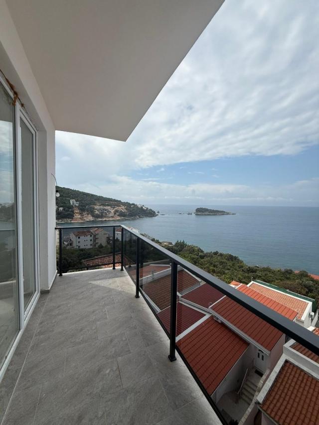 Two-bedroom apartment in a complex with a swimming pool in Utekha