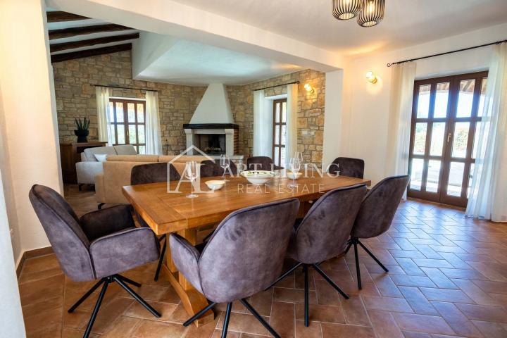 Poreč, okolica - rustikalna vila s bazenom u toskanskom stilu