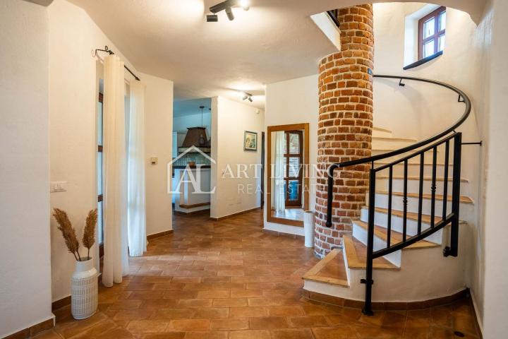 Poreč, okolica - rustikalna vila s bazenom u toskanskom stilu
