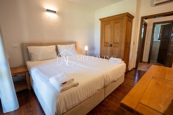 Poreč, okolica - rustikalna vila s bazenom u toskanskom stilu