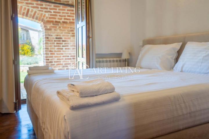 Poreč, okolica - rustikalna vila s bazenom u toskanskom stilu