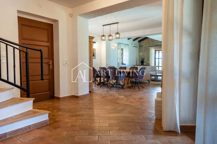 Poreč, okolica - rustikalna vila s bazenom u toskanskom stilu