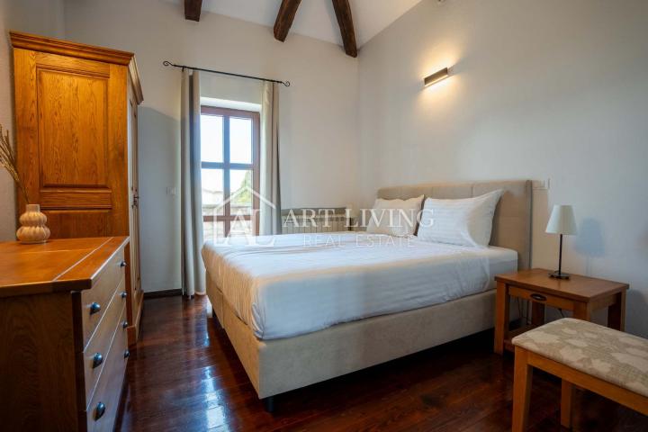 Poreč, okolica - rustikalna vila s bazenom u toskanskom stilu